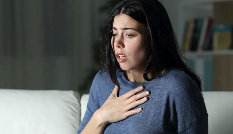 Reconoce los síntomas físicos de la ansiedad y conoce cómo un enfoque multidisciplinario puede ayudarte a mejorar tu bienestar y calidad de vida.