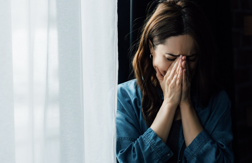 Cómo el duelo puede derivar en depresión: diferencias, síntomas y estrategias de manejo